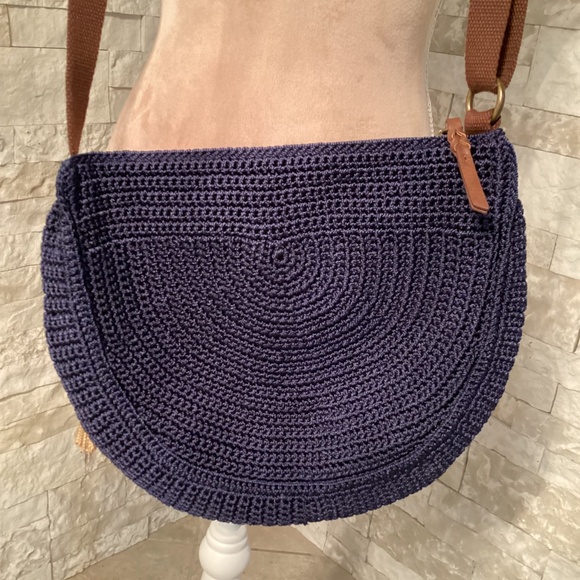 The Sak Ryder crochet crescent crossbody bag in navy blue with a tassel - Picture 11 of 14